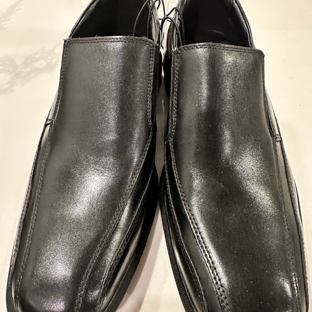 Kenneth Cole New York. Mens dress shoes.  8.5